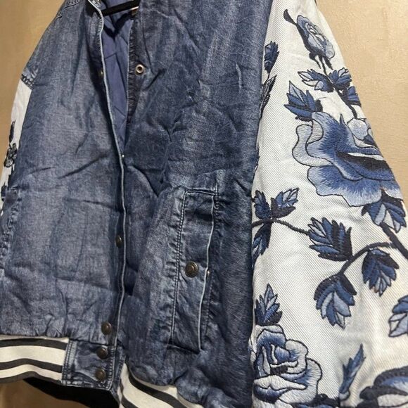 Free People Team Spirit Jacket Floral Roses Embroidered Sleeves Striped XS NEW - Picture 8 of 9